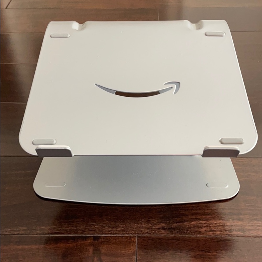 Laptop stand metal